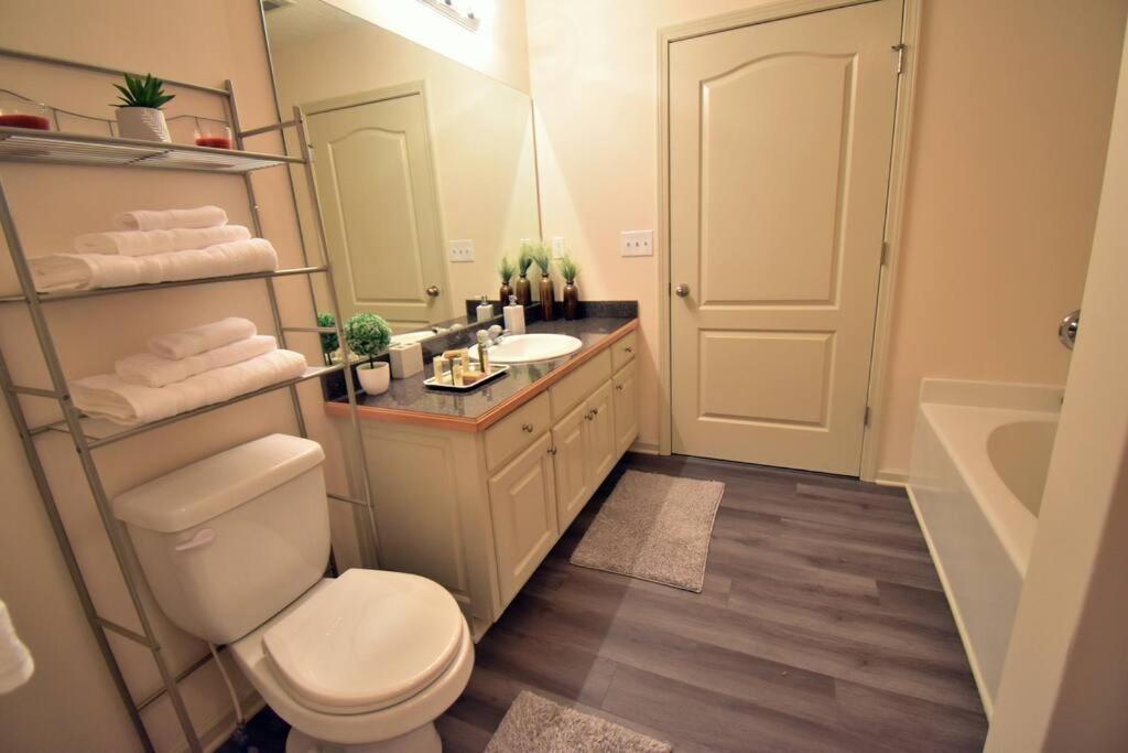 Cozy Renovated Winder Townhouse Traveller Awards 2025 Winner Exteriör bild